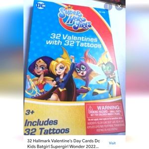 Super Heroes Girls "32" Valentine's with Stickers